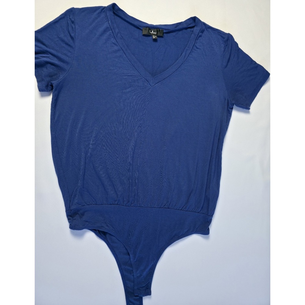 Lulus Blue Bodysuit M V Neck Stretch Short Sleeve Snap Bottom Fitted Top - Picture 2 of 7